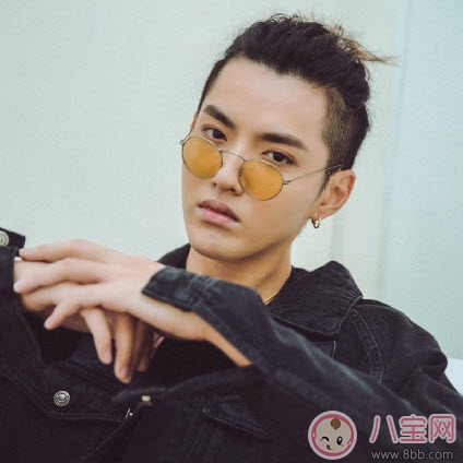 发型|吴亦凡菠萝头发型图片 2017吴亦凡发型图片盘点