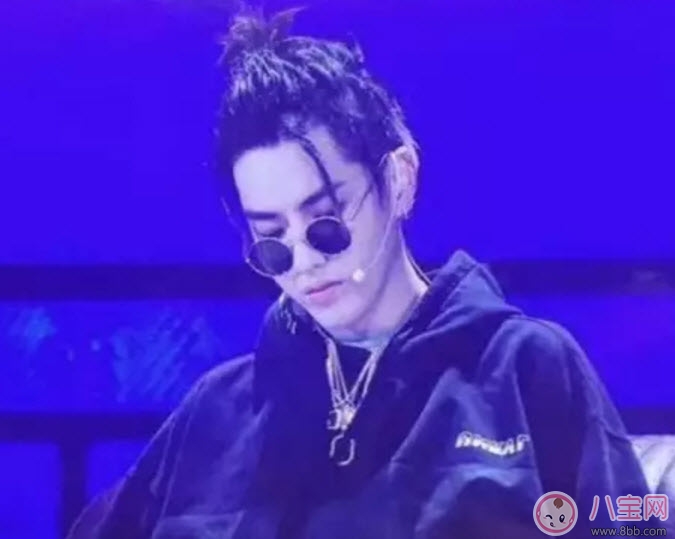 发型|吴亦凡菠萝头发型图片 2017吴亦凡发型图片盘点