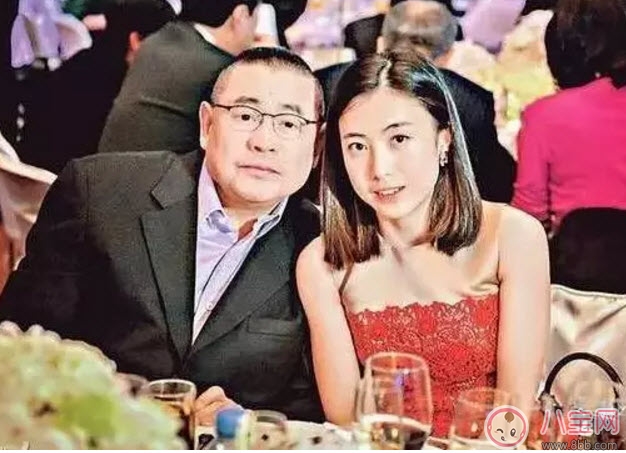 三胎|甘比承认怀第三胎 刘銮雄66岁再当爸爸(男性生育能力持续到多大年龄)