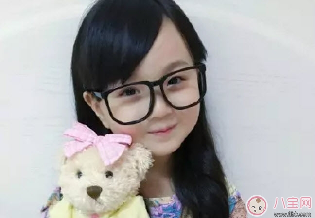 萌娃|小山竹入选有黑幕吗 小山竹家庭条件( 邓伦带的小山竹是怎么火的)