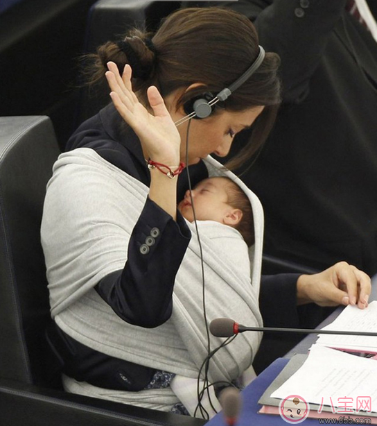 哺乳|公众场合哺乳争议大 哺乳来块哺乳巾吧