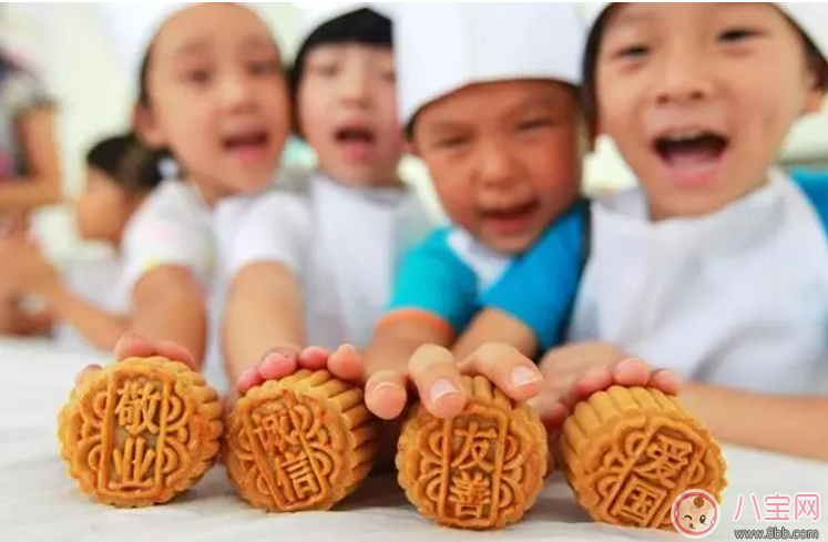 婴幼儿|中秋节多大宝宝可以吃月饼 宝宝吃月饼禁忌