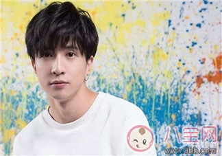 明星|人生巅峰的薛之谦为什么把所有的一往情深都给了同一个人？