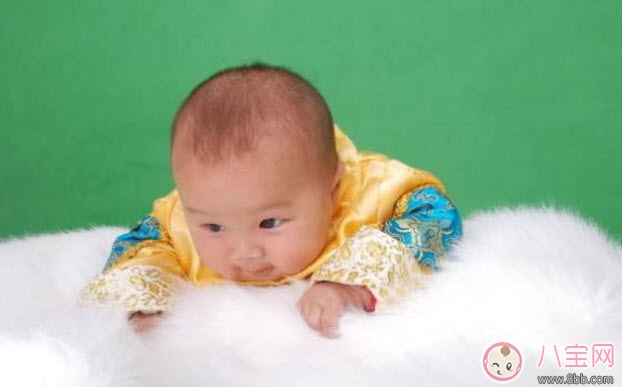 睡眠|宝宝深夜总是醒怎么办 宝宝深夜醒了怎么哄才能快速入睡