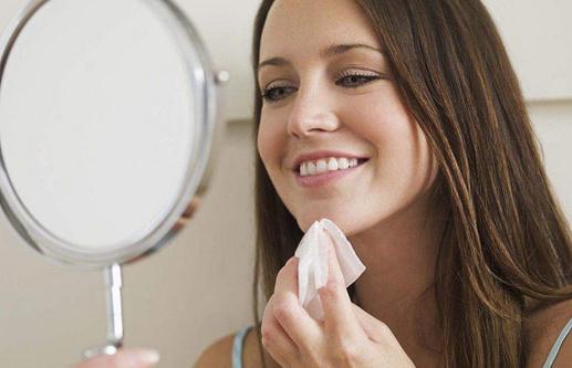 夏天卸妆用卸妆膏还是卸妆油好？夏天卸妆膏能不能放冰箱里