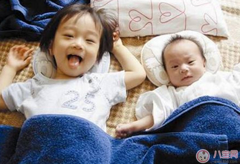 孩子|二胎妈妈怎么带好两个孩子 二孩妈妈怎么照顾两个孩子生活学习
