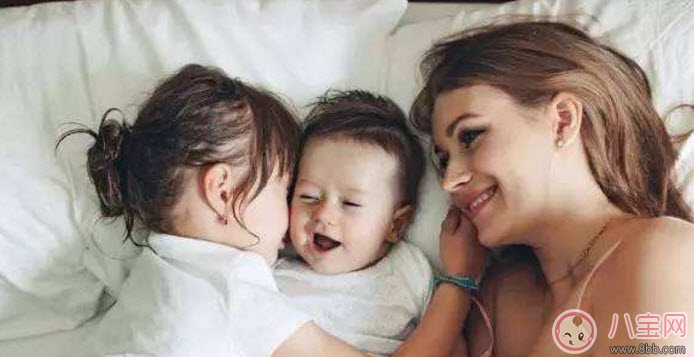 孩子|二胎妈妈怎么带好两个孩子 二孩妈妈怎么照顾两个孩子生活学习