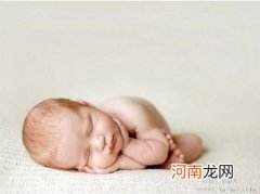 婴儿趴着就能睡出好头型吗