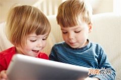 孩子近视三大征兆