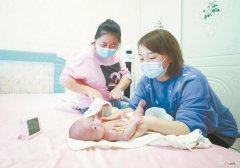 父母应如何护理出院的早产儿