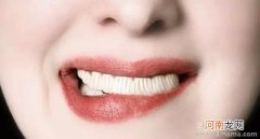 如何回避口腔溃疡“骚扰”