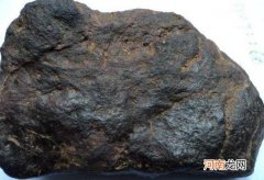 怎样鉴别石陨石的真假？