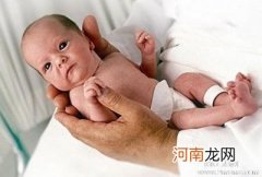 如何为早产儿洗澡