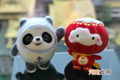 冰墩墩和雪容融哪个贵