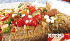 红烧鱼怎么煎不粘锅不掉皮