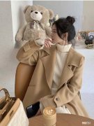 驼色大衣搭配技巧大全 驼色配什么颜色好看