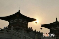 《登兖州城楼》古诗赏析