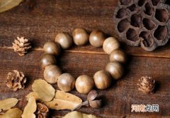 沉香和檀香的差别是什么？沉香珠子可以碰水吗