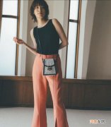 人手一件的“小背心”，这样搭配凉爽又时尚，轻松穿出成熟魅力