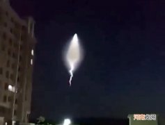 又现神秘异象, 一支巨大的“真理之矛”在太空穿越