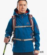 冲锋衣和羽绒服哪个保暖效果好？