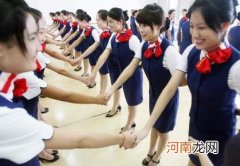 握手礼仪：如何握手才算恰到好处