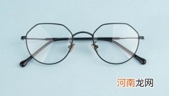 眼镜面世之初居然受到了抵制？