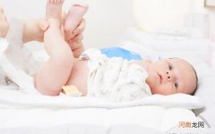 用错了自己后悔还坑娃 婴儿刚出生用尿布还是尿不湿