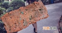 “敲门砖”一词的由来是什么？