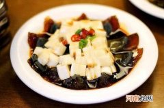 皮蛋拌豆腐