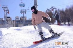 滑雪教练网红化浪潮来了，月入30万