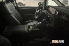 下半年发布 全新广汽传祺M8内饰谍照曝光