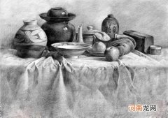 罐子，酒瓶，碗，苹果等一组静物的素描刻画
