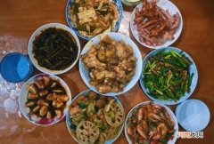 过年凌晨吃饭啥意思