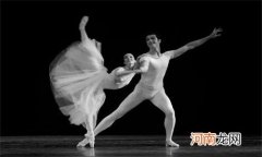 芭蕾舞鞋尖塞的是什么