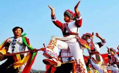 彝族的跳月属于哪种舞蹈