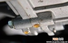 变速箱漏油维修大概多少钱？变速箱漏油对车有什么影响