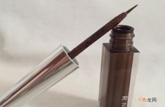 眼线液弄衣服上用什么可以洗掉