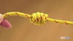 抓绳的绳结应该在什么位置