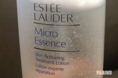 雅诗兰黛原生液含酒精吗