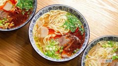 牛肉面一清二白三红四绿什么意思