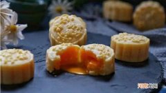 白莲蓉和红莲蓉的区别