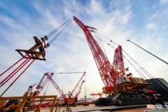 最大的吊车能吊多少吨 最大的吊车