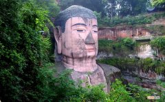 乐山大佛为啥能开眼闭眼 乐山大佛闭眼