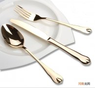 国际礼仪西餐一定要左叉右刀吗 左刀右叉还是左叉右刀