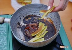 去除铁锅底黑垢小妙招 铁锅烧糊的黑垢怎么去除