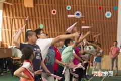 如何折一个飞得远的纸飞机 飞得远的纸飞机怎么折