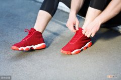 运动鞋中间老是跑偏怎么解决 鞋舌头总跑偏怎么解决