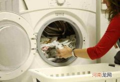 怎么去大衣上粘的毛 衣服粘毛怎么快速去除