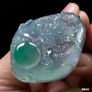 翡翠手镯和和田玉手镯的区别 玉镯子和翡翠镯子有什么区别